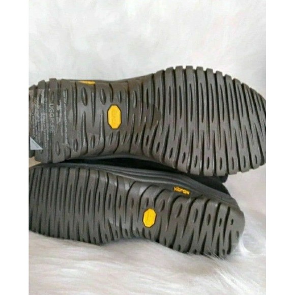 UGG Australia Adirondack Boots Leopard WATERPROOF LEATHER Size 6 WOMENS Size 6 - Picture 9 of 10